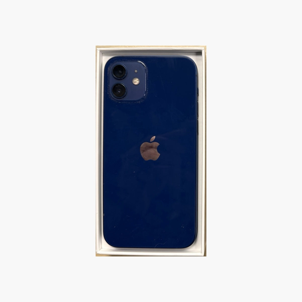 Den faktiska begagnade iPhone 12 – baksida